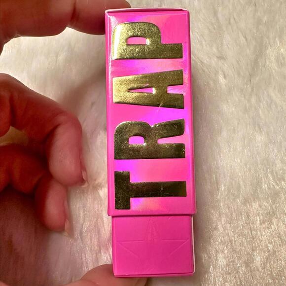 NIB Jeffree Star Velvet Trap Lipstick in Holy Fashion Full Size 4g - Picture 4 of 8